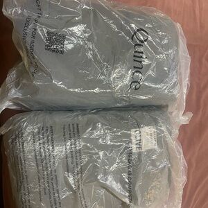 Quince Luxurious Gray Bedding Quilt
